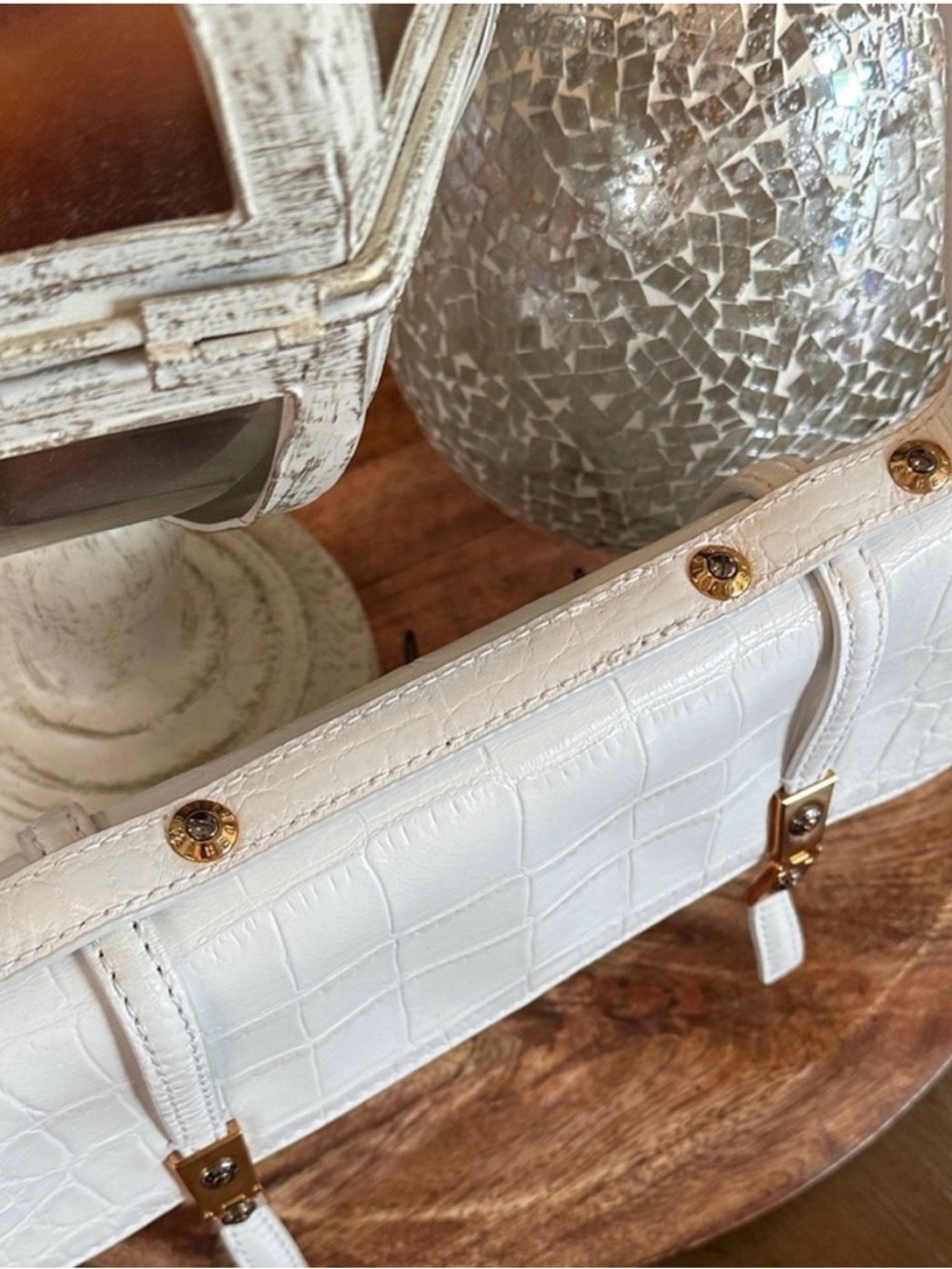 Henri Bendel White “Starlet” Crocodile-Embossed Leather Small Shoulder Bag GUC - Picture 3 of 16